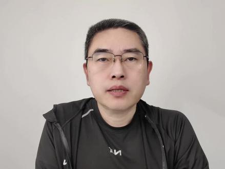 吉林烟花终于绽放,几多感慨!#董宇辉 #与辉同行 #兰知春序 #董宇辉拥有暖评最多的评论区 #董宇辉长春