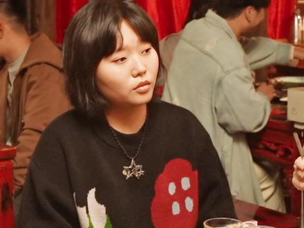 “爱情哪有干饭靠谱,雪琴网恋被鸽子,事已至此还是先吃饭吧!”#电影拼桌 #王传君江疏影新片演绎吃货爱情