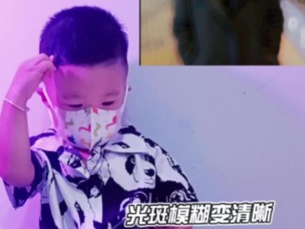 你们要的光斑模糊变清晰的教程来啦,那个时候我十九二十岁,当然觉得自己很帅,哇哦#氛围感 #我那个时候十九二十岁 #光斑模糊变清晰 #一键剪同款 #剪映视频制作 @DOU+小助手