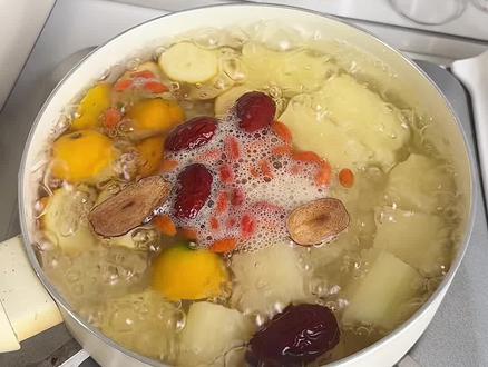 谁能拒绝一杯清甜滋润的甘蔗金桔水?!! #秋冬热饮 #甘蔗金桔煮水 #甘蔗给你冬天的第一口甜