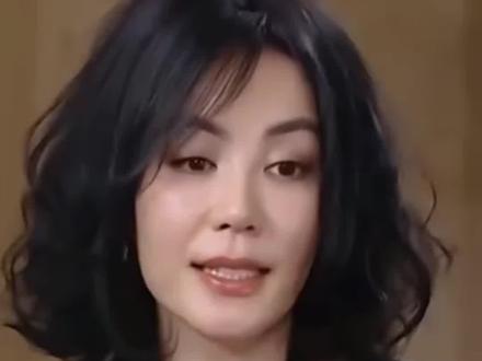 娱乐圈坠让人想不通的可能就是王菲了