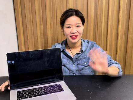 分享苹果MacBook pro 打开到一定角度屏幕黑屏无法使用维修
