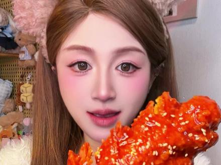 今天又又又有“捡肥”啦!😭😭😭脆皮淀粉肠只能吃一口! #为家乡美食打call #舌尖上的味道 #味道好极了你们想吃吗 #声控 #解馋