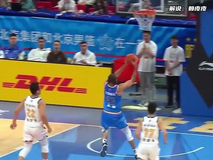 麦基CBA首秀轻松砍下12分6板1帽! 这就是NBA的冠军中锋!#麦基 #北京男篮 #CBA