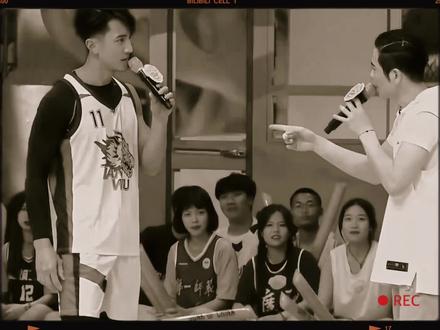 这就是灌篮之吴尊和萧敬腾之间的巅峰对决?
#萧敬腾 #吴尊
#这就是灌篮
#萧敬腾篮球男孩的快乐