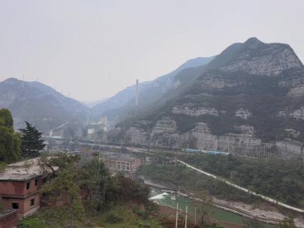 河南焦作480丹河电厂,庞大的建筑群都废弃了,现在空无一人