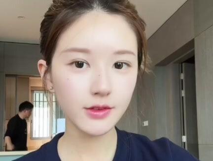 好萌哟#赵露思 @赵露思 @抖音Dou+上热门 @抖音创作小助手 @抖音小助手 @抖音热点 @会火