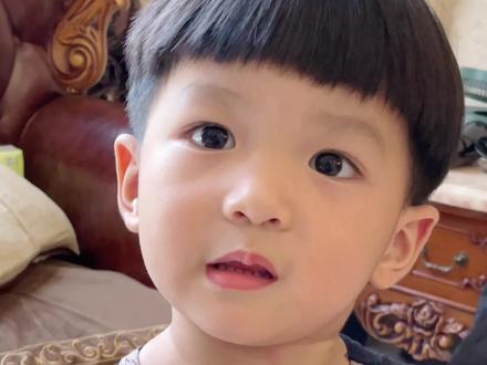 两岁半的儿子 把妈妈宠成了公主#人类幼崽成长计划 #成长小秘密 @抖音小助手