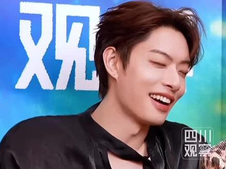 木子洋“成都一环路婆罗门口音”相当到位!!! 不得不说哥仨 学习能力很快哈哈哈哈 有内味儿
#木子洋 #oner小日常 #oner #oner成都 #成都婆罗门