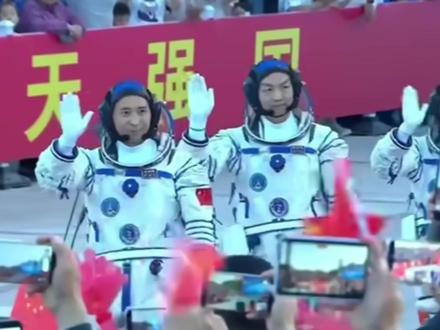 神舟二十三号女航天员,首位香港籍载荷专家,一飞就是半年 #神舟二十三号 #黎家盈 #文脉里的中国