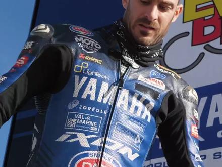 两个“热血疯子”终于等来最好的结果!#张雪 #瓦伦丁德比斯 #张雪机车 #抖音精选 #青年创作者成长计划