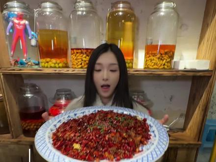 在解放碑吃到了好吃地道的江湖菜,我们两个干了4碗饭#居民楼美食 #地道江湖菜 #江湖菜 #重庆美食图鉴