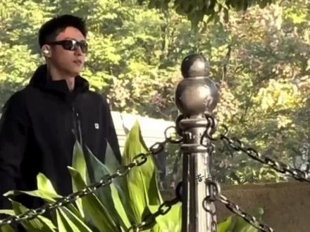 颜值好稳的顶级大越野#路人视角 #生图 #黄景瑜