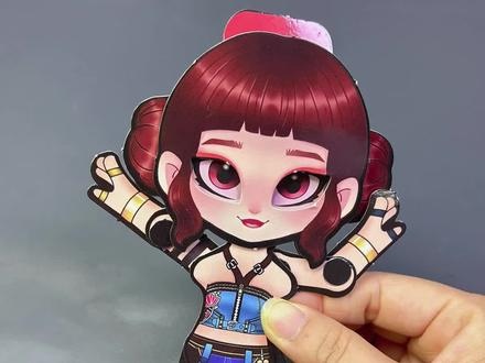 看,这就是你们喜欢的佐伊! 全身关节可动,快来让她睡觉跳舞吧#猎魔女团 #可动人偶 #手工diy #可动纸片人教程 #玩个很新的东西