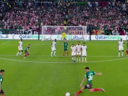 2026年世界杯
历史上第一次由三个国家联合举办
横跨美国、加拿大、墨西哥三国
16座城市,48支球队,104场比赛
整个北美大陆,都会变成世界杯狂欢现场
#世界杯 #足球