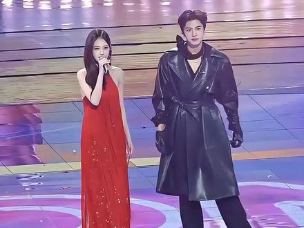 李一桐春晚表演引争议,“声画不同步”成讨论焦点