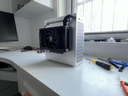 世上最难装的itx机箱,唯一让我差点破防的一次 cpu 9700x
主板 铭瑄b850i bkb
内存 芝奇ddr5 16gx2
散热 利民x67
固态 铠侠sf10 2tb
机箱 宗师zs-d2s bkb
显卡 rtx5070七彩虹mini
电源 益衡7660l
风扇 8010风扇x2
#itx主机 #itx #itx机箱 #mini主机 #小主机