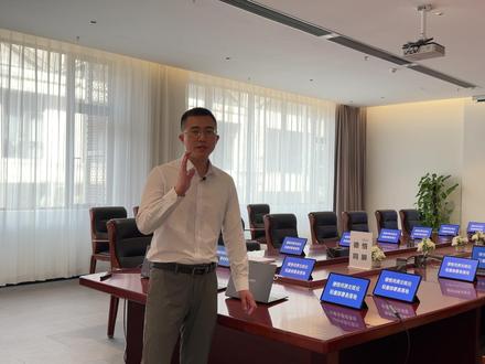 华为鸿蒙HM740办公新体验!联动平板实现开会无纸化内容同屏 #德恪投屏 #鸿蒙电脑 #鸿蒙笔记本画面投屏多台平板 #平板无纸化办公 #擎云HM740