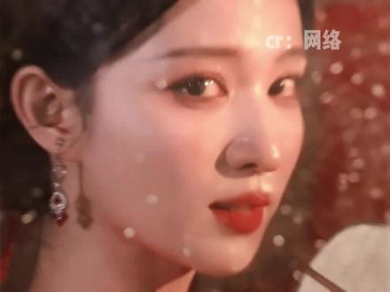 王楚然春晚杀疯了!无修镜头下颜值直接降维打击 #王楚然 #春晚 #王楚然春晚造型一眼千年