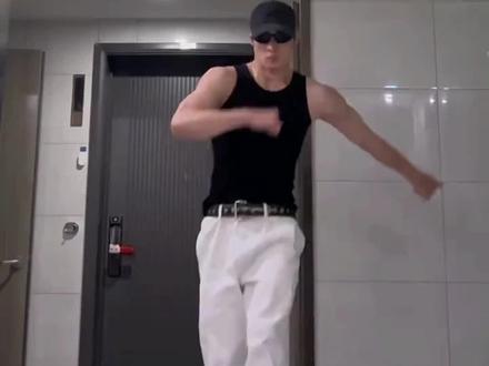 #剪映 水豚噜噜舞蹈翻跳
噜噜本噜转场挑战教程
噜噜本噜转场挑战
噜噜本噜舞蹈教学
噜噜本噜转场
噜噜跳舞
噜噜本噜
苦海翻起爱恨转场教程
噜噜噜噜转场视频怎么拍
噜噜本噜转场挑战素材#噜噜本噜转场挑战 #水豚噜噜跳舞 #噜噜跳舞教程 #水豚噜噜模仿 水豚噜噜模仿视频怎么拍 水豚噜噜剪辑视频教程 水豚噜噜转场剪辑视频教程 水豚噜噜舞蹈翻跳