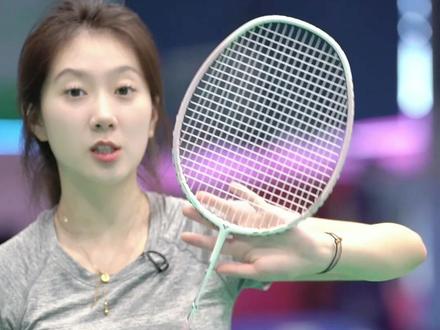 这把球拍真的很好看!颜值特别高#王小羽 #羽毛球