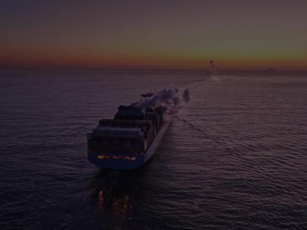 海南封关!从流放地到自贸港,国家为何“三起三落”仍押注海南? 这次不讲政策文件,只说人话——
拆解海南如何把被压抑千年的“地理王炸”,打成改写贸易规则的“国运之牌”。
普通人能抓住的3个机会缝隙,藏在哪?
如果你也好奇:
海南这次凭什么不一样?
它和“我们”到底有什么关系?
这支视频,给你一个清晰的判断框架。
#海南封关 #海南自贸港 #海南 #亲历海南自贸港 #海南封关运作是什么意思