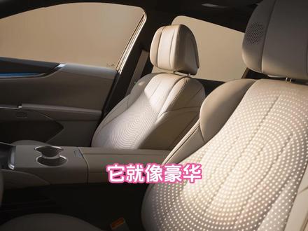 E7超满配 重新定义豪华舒适 2026年3月6日,别克E7内饰惊艳首发!它就像豪华舒适的魔法盒子,凭借“三大超满配支柱”,在新能源大五座SUV里脱颖而出。和30万、20万级对手较量,优势藏不住,理想L6都得忌惮三分! #别克至境SUV #别克至境E7