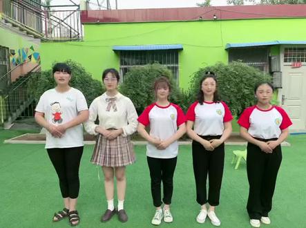 经典童话剧《小红帽》,让大人们勾起对童年的回忆,让孩子们沉浸在美好的童话世界里。#我的小可爱们来了