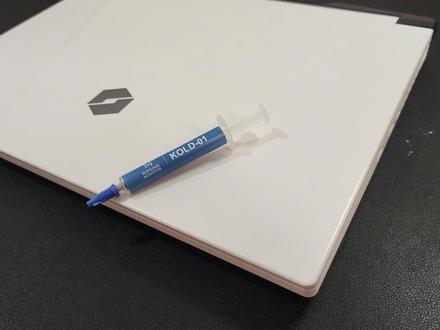 机械革命蛟龙16pro 2023清灰换硅脂拆机教程 此拆机教程以仔细与清晰易懂的角度拍摄给拆机小白,一起按步骤来提升电脑性能!关注我,告诉我你的笔电型号, 我来帮你让他重获新生。主页有笔记本电脑/台式机拆机教学、测评、知识分享的合集。关注我,告诉我们想要了解电脑性能提升的问题。
【酷寒怪兽Kooling Monster】
我们的愿景是让每个人都能有最舒适的电脑体验。我们希望在DIY电脑维修技能的普及下,让每个人都能以极低的成本实现电脑性能的大幅提升。
【声明】
该视频仅提供资讯分享,不会赔偿任何因操作所导致的损害#diy电脑 #装机 #笔记本维修 #固态硬盘