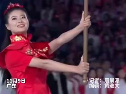 #全运会开幕式浙江队来了 !踏着《茉莉花》入场#徐嘉余担任全运会开幕式浙江队旗手 (记者:屠晨潇)