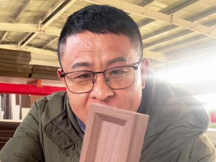 河南山西做宋式美学的花格屏风,海棠窗,不好搞吧?骨骼线门板也是个细发活吧?#装修老板的日常 #创作者中心 #创作灵感 #生产现场 #工作记录 @平安树板材(中国十大品牌)河南省总代理 @郑茂机械设备有限公司-意大利SCM @李亮 怡锦铝材 @红将无菌板,朱铁寨 @郑州家具五金刘大胖 @河南做柜门的二哥 @做骨骼门的东哥 @许昌全屋定制工厂🏭 @新乡莫干山总代理 李村建材市场 @绿环家居全屋定制