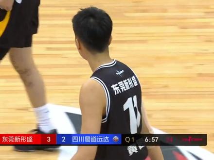 李梦被搞心态,外援得寸进尺,双方大前锋动作过大