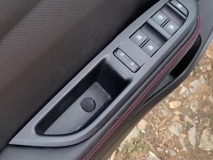 雪佛兰科鲁泽别克新英朗车门玻璃升降器开关安装拆卸教程带白灯##原车升级 开关带灯晚上方便