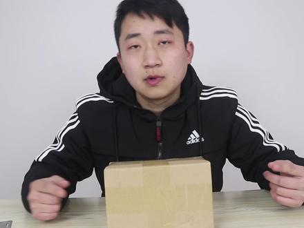 开箱试玩发光眼镜,关上房间灯的一瞬间我乐了