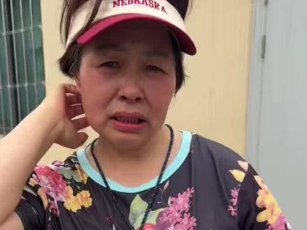 阿尔茨海默症妈妈走丢了 #热门 今天下午接哥哥的时候她在旁边跟着别人走了,我抱着小孩带着哥哥跟着定位一路找,还好没有啥问题,真的急死人。#阿尔茨海默症妈妈 #阿尔茨海默症 #走丢
