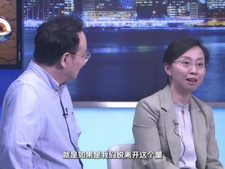 号称能预测地震的“地震云”有科学依据吗? 姚华建:大家都说地震云
因为我们是肯定
是不会相信这个事情的
所以我有一天晚上我就把这个手机
因为一看那个云一条一条的
我就拍了个照片发到我们专业的群里面去
我说这个就是
大家看是什么云
说老师 这是重力引起来的
这个云的一条一条的这种形状
这跟地震没有任何关系
那天也没有什么地震
有时候的话
可能就是你不关注这个事情的时候
你不会把它当成一个异常
但如果说发生了一个特殊的
这个地震来了
你会很关注这个事情
那么这个关注就会让你产生焦虑
你会把一些
可能跟这个事情没有任何关系的东西
可以联系在一起
所以这样的在网上在有些
比如说谣言也好
或流言也好
大家很容易就相信这些流言
但是是没有科学根据的
所以我想的话
大家还是要更多的去了解
这一些科学依据的事情
可能会更好一些
孙丽:就是对于这些异常
我觉得刚刚还是像各位老师说的
就是这个异常其实每天都在有
然后地震也每天都在发生
其实就是不同的异常
和地震能够碰在一起的
这个概率还是很大的
就是如果是我们脱离开这个量
来谈这些统计的这个规律
实际上它是没有意义的
袁岚峰:这让我想起一句知乎名言 是吧
脱离剂量谈毒性都是耍流氓
一旦较真
你就发现它就没有关联性了
这真是让人觉得
就是刚才提到那个地震云
这是个特别搞笑的事情
就我在网上见到过各种各样
号称能预测地震的方法
本来有些我觉得还是有点道理
但是地震云
我觉得就是其中最离谱的一个
因为从常识就能想出来
这跟地震完全没有关系嘛
其实我原来对于地球物理完全不懂
我也能看出来
这个所谓地震云纯属子虚乌有
因为这是这个天上的东西
它跟地震的关系
应该属于最弱最弱的那种
可是到现在
我还不时的看到
各种群里老有人发这个
当然也有人会说这个
你说这个云很奇怪是吧
云就没有不奇怪的呀
因为云本来就是
要不然怎么有个成语叫白云苍狗呢 是吧
你说说什么云是不奇怪的 是吧
因为这个地震每天都在发生
然后云那个整天也都有
所以你每天你就不停的看云
然后说
我看到一个很奇怪的云
我预测哪天 哪个地方要发生地震
那实际上你可以说
如果你把这个震级定的比较低的话
那这个地方每天都在地震
这能说明什么问题呢 是吧
2024年10月4日,袁岚峰邀请四位专家,共同解读关于地震的知识。本片为活动精彩片段第13条。#知识前沿派对 #地震 #地震预报 #地震云 #地球物理