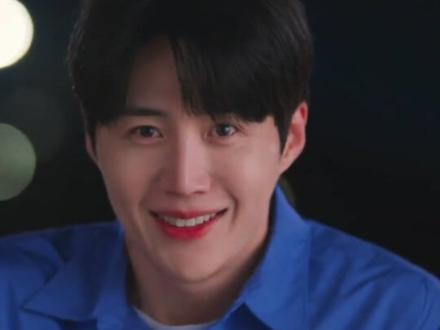 #金宣虎又开始在我的手机里笑了 2026一开年 虎子又开始在我的手机里笑了#金宣虎#爱情怎么翻译