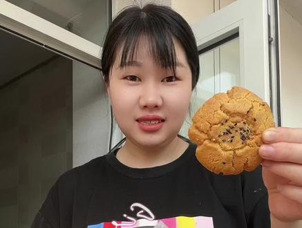 适合新手一次就可以做成功的老式桃酥,老式炉火,食材和做法都简单。味道好吃没有添加。 #桃酥 #炉果 #自制饼干
烤箱温度:
160度烤18-20分钟
空气炸锅温度:
150度13分钟
翻面
150度在烤5分钟