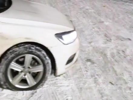 游客怒斥景区内车胎被扎,负责人教科书式处理平息风波#管理思维 #解决问题 #景区管理