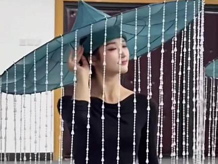 《喜雨》竹子老师的碎碎念接帽子舞段小直拍(未修改版本
#2026春晚 #喜雨 #喜雨舞蹈挑战 #孟庆旸喜雨舞蹈挑战