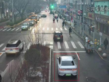 北京违章 西花市大街与国瑞东路交叉口西向东辅路 不按导向行驶 #北京违章 #不按导向车道行驶 #西花市大街 #遵守交规