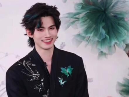 论普普不在场高嘉辉一场直播能闯多少祸,郝老师@郝熠然 你管管他行吗😻