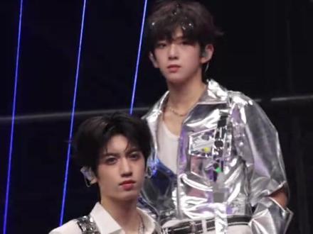 这舞台陈浚铭帅到像仿生建模#陈浚铭#陈浚铭四代第一且唯一门面