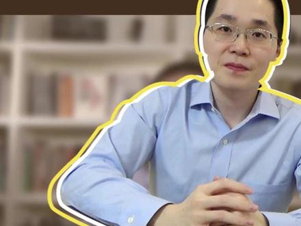 红利指数上涨,估值却下降,原因为何 红利、价值、低波动等指数,在每年指数调仓的时候,会卖出一部分估值高的股票,买入估值低的股票。
规则里自带「低买高卖」。
所以假设一段时间指数不涨,经历一两次指数调仓后,指数的估值就会逐渐降低。#基金