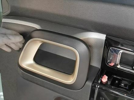 #宝骏kiwi ev #专业的事交给专业的人 #撸车日常 宝骏升级电动门把手和音响的时候,我们师傅都把门饰板把手拆坏,今天给大家一个无损的技术分享!喜欢的点个赞保存使用!