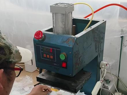 烫标机,烫logo神器,服装机器知识普及