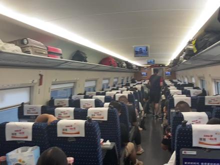 G659北京西开往西安北,全程需要运行5个小时29分钟1216公里 #最好的时光在路上