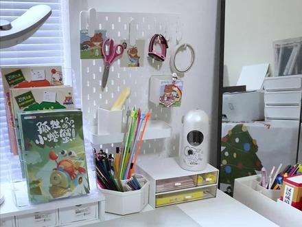 书桌和墙之间有缝隙?看我怎么解决~@#书桌布置 #儿童房 #我的书桌#改造家#收纳整理 @DOU+小助手