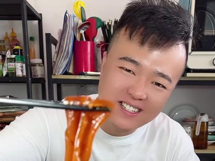 家里剩的肉皮千万不要扔留着做红烧肉皮软糯q弹特别好吃