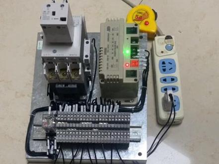 新一代抗晃电解决方案
零能耗接触器电压暂降治理
从芯定义 抗晃电技术,让晃电不在发生
第五代零能耗型接触器从新定义交流接触器,并延伸实现抗晃电功能,相较于NC2 、CJX2F 、CJX2S、 CJ20、 CJ40、SDDR-DZ7等节电率100%,节电能力800-1501kwh/年;新一代全系列接触器实现零能耗运行,适用于对供电质量要求连续型行业如:工业园区,石油开采、冶金化工、矿业开采、半导体等业态。
适用工频回路和变频器回路,二次设计与常规接触器接线相同,简单便捷,相较于来电自启和储能延时型抗晃电,新一代接触器应用凸轮技术解决前4代产品缺陷(传统电动机保护器应用电压检测技术,控制交流接触器再启动式抗晃电功能和采用直流低压大电流延时交流接触器线圈断开型抗晃电模块、存在集中启动冲击电网隐患、人为紧急停电或配电回路故障存在延时断电,紧急情况下无法瞬时停电保障人身和设备安全等问题),第五代零能耗型抗晃电接触器具备故障自识别能力 仅晃电故障时智能延时保护,人为干预或故障停机接触器瞬时断开,提高应用场景安全性同时具备节能效应,能效等级1+级,年节电800-1501kwh;可实现多路拖动功能,可应用于单一配电回路和箱变多路集成场合 ;
全新一代产品实现晃电保护、安全应用的同时从使用端降低能耗,为您的场景解决晃电隐患。
@中国石油长庆油田 @中国石油 @中石油天津分公司 @中国石油华北油田 @长庆油田第七采油厂 @长庆油田第十采油厂 @长庆油田第十一采油厂 @长庆油田第四采油厂 @采油九厂·新青年 @采油十厂🎀🎀遗失2011 @华北油田采油二厂 @采油3一8队梁卫刚 @采油工人nrwg @采油一厂 @采油工人 @采油 @大港油田采油三厂抖音 @采油人 @采油工 @第二采油厂城壕采油作业区 @中原油田采油气工程服务中心 @第一采油厂侯市采油作业区 @中国石化胜利油田采油工匠 @长庆油田采油二厂岭南作业区 @西峰采油二区 @大庆油田 @中国石油辽河油田 @油田就业(海哥) @彩舞微 | 长庆油田第五采油厂 @吐哈油田 @中国石化江苏油田 @中国石化胜利油田 @油田工作 @青海油田公司 @中国石油新疆油田 @中国石化江汉油田 @延长油田股份有限公司 @中国石油大港油田分公司 @油田电力人 🕷️ @玉(西安)长庆油田第七采油厂@中国石化河南油田